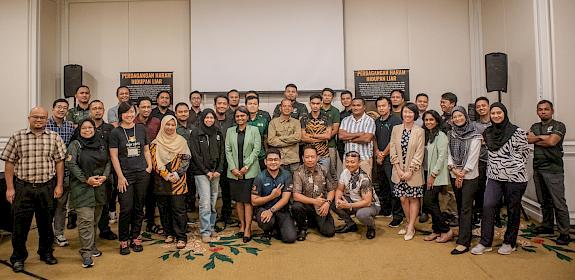 Group photo from the workshop © Haziq Salim / TRAFFIC